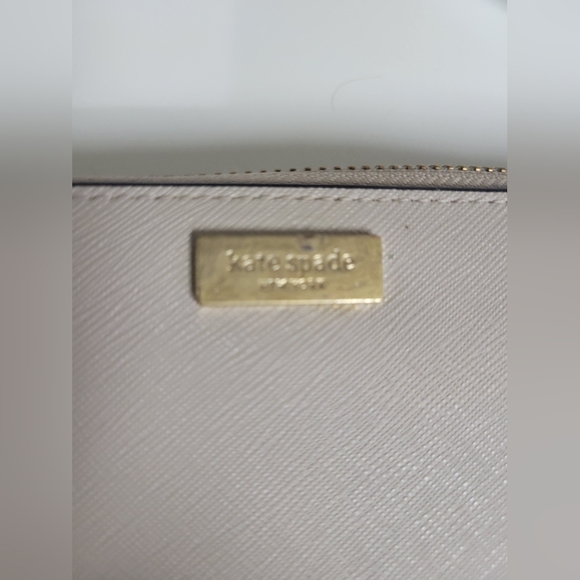✨️SALE 2 Large Kate spade multi compartment tote w full size zip around wallet. - Picture 8 of 16